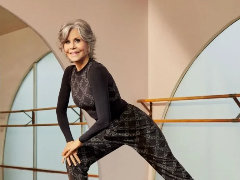 Jane Fonda se mantiene en forma a los 87 años gracias a una rutina de ejercicios sencilla y sorprendentemente accesible