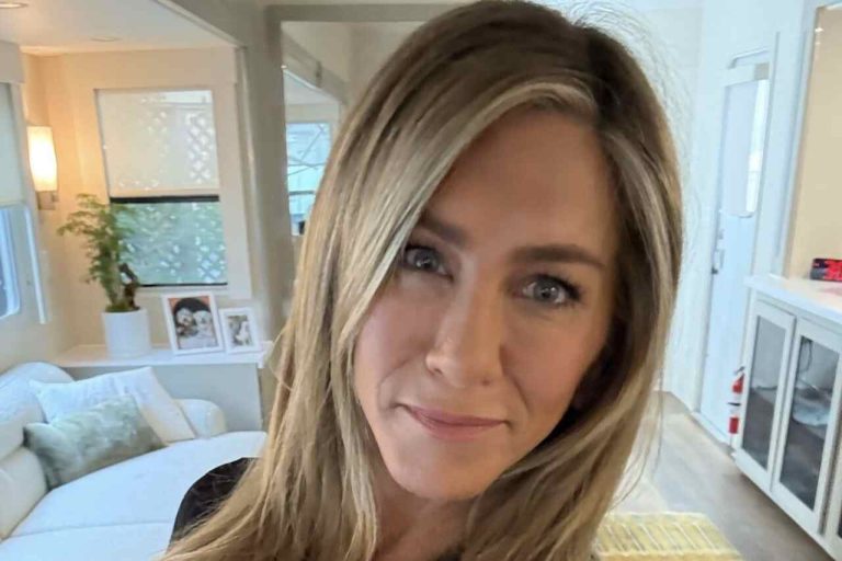 Jennifer Aniston habla abiertamente sobre su lucha de dos décadas por convertirse en madre.